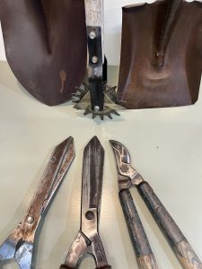 Garden tools after cleaning and sharpening